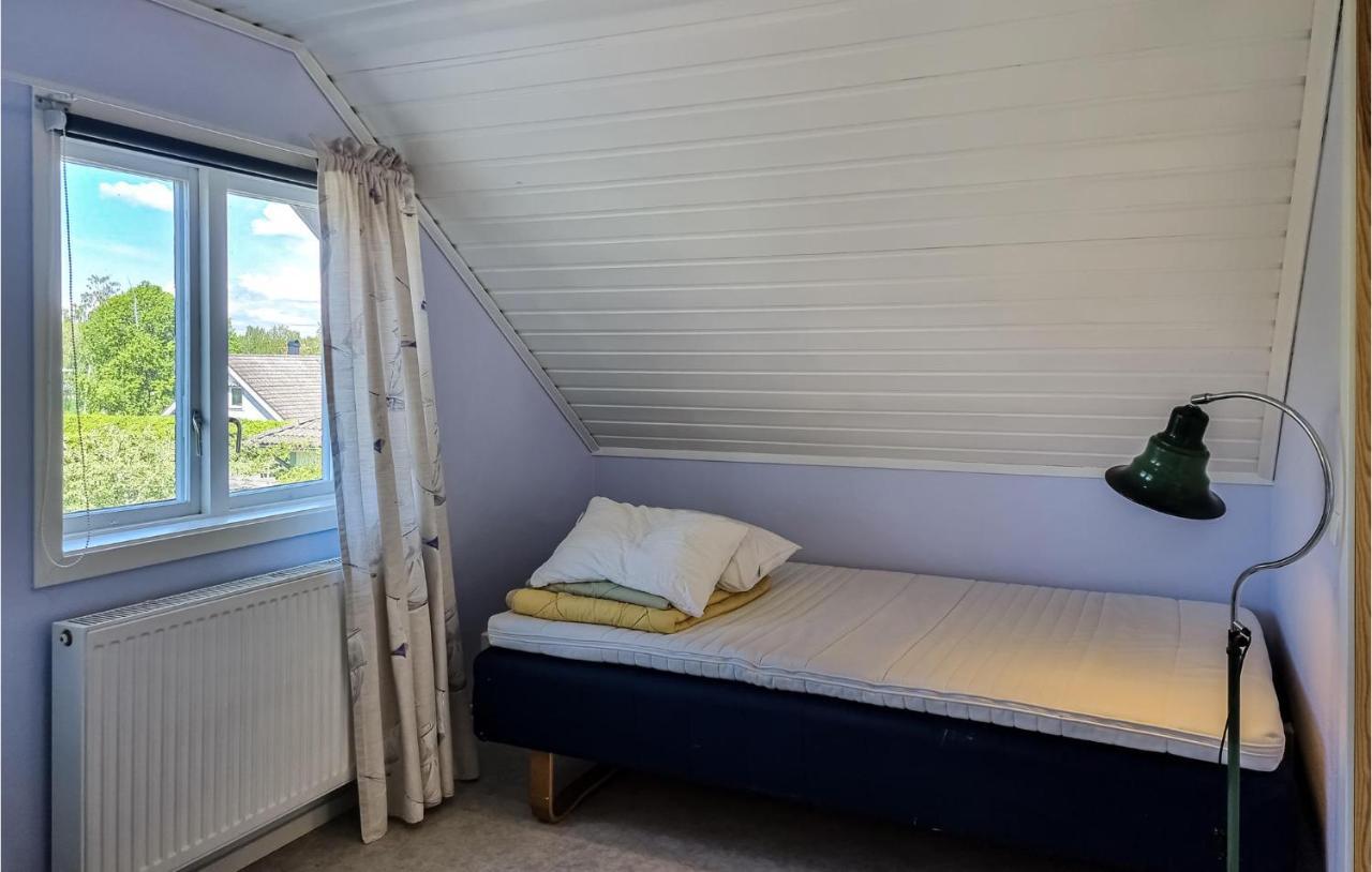 Stunning Apartment In Gullspang With Wifi Exterior photo